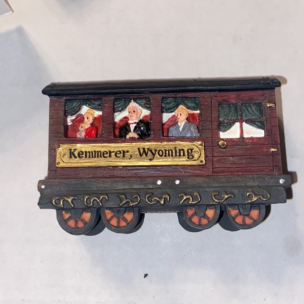 New in box vtg Home Towne Express 1998 Edition Kemnerer WY. Express by JC Penny - Picture 3 of 11